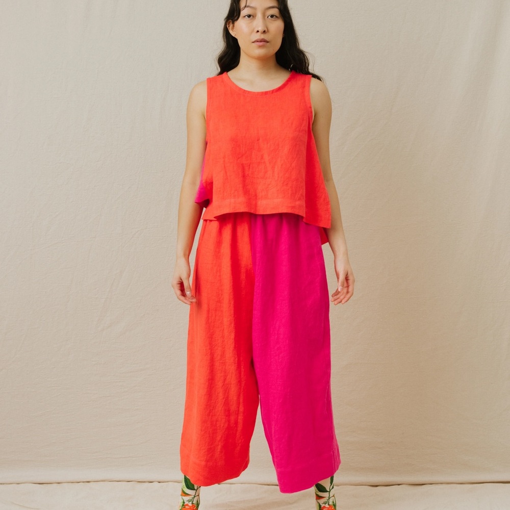 NEETLE STUDIO MID EASY PANT IN HOT PINK​/​PAPAYA LINEN